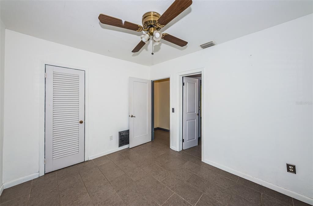 Active With Contract: $449,000 (2 beds, 2 baths, 1088 Square Feet)