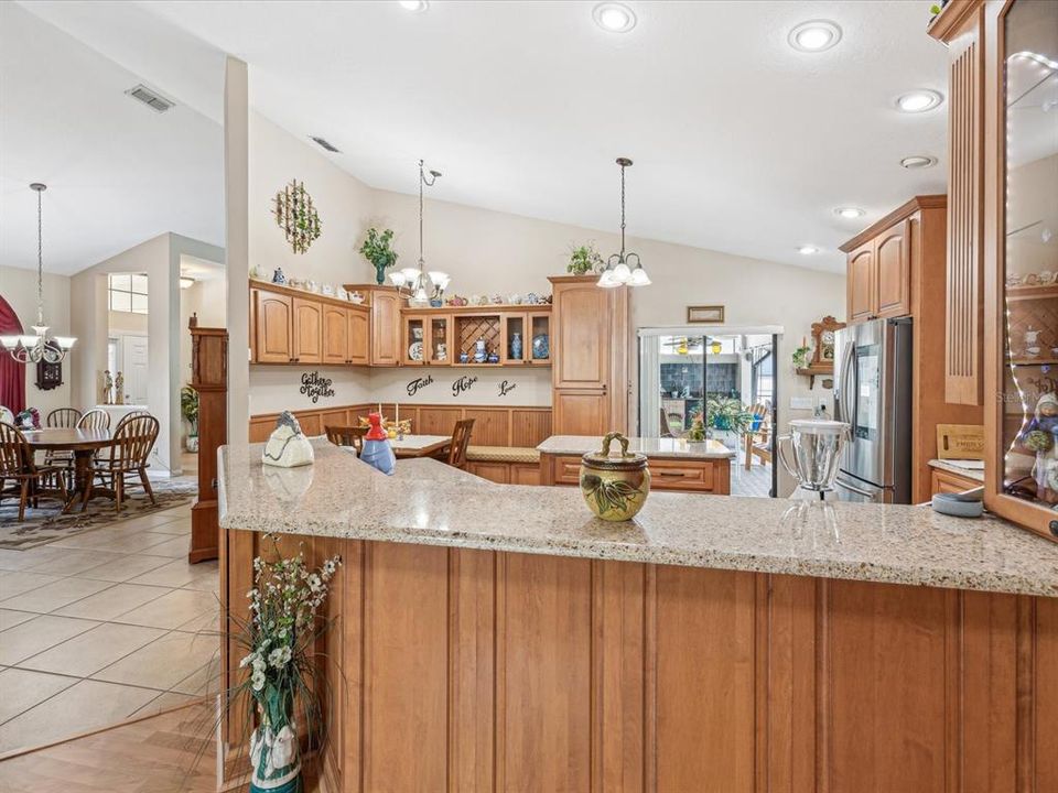 Granite counters - open and bright kitchen