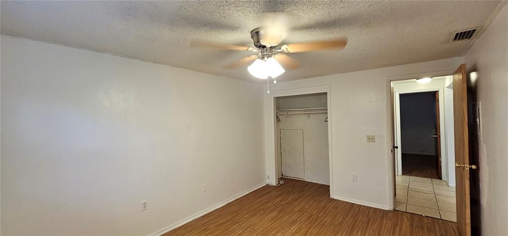 For Rent: $1,350 (2 beds, 1 baths, 797 Square Feet)