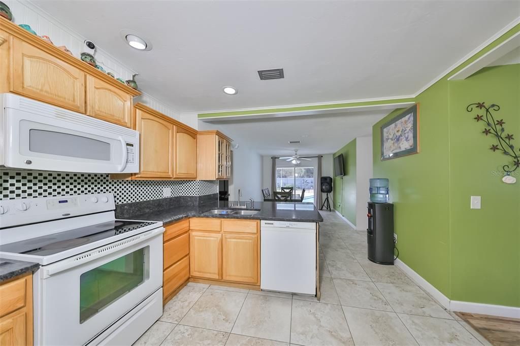 Active With Contract: $347,900 (3 beds, 2 baths, 1232 Square Feet)