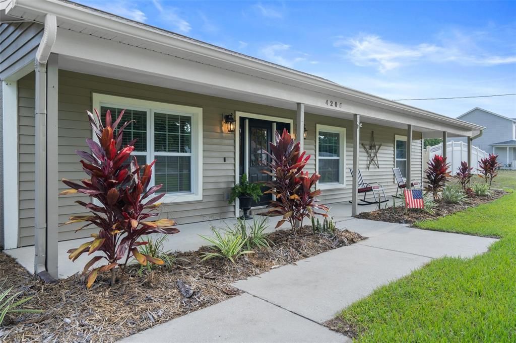 Active With Contract: $624,900 (5 beds, 2 baths, 2700 Square Feet)