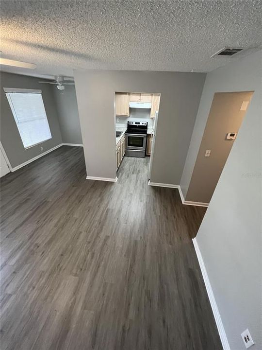 For Rent: $1,150 (1 beds, 1 baths, 715 Square Feet)