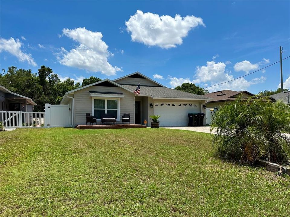 For Sale: $420,000 (3 beds, 2 baths, 1376 Square Feet)