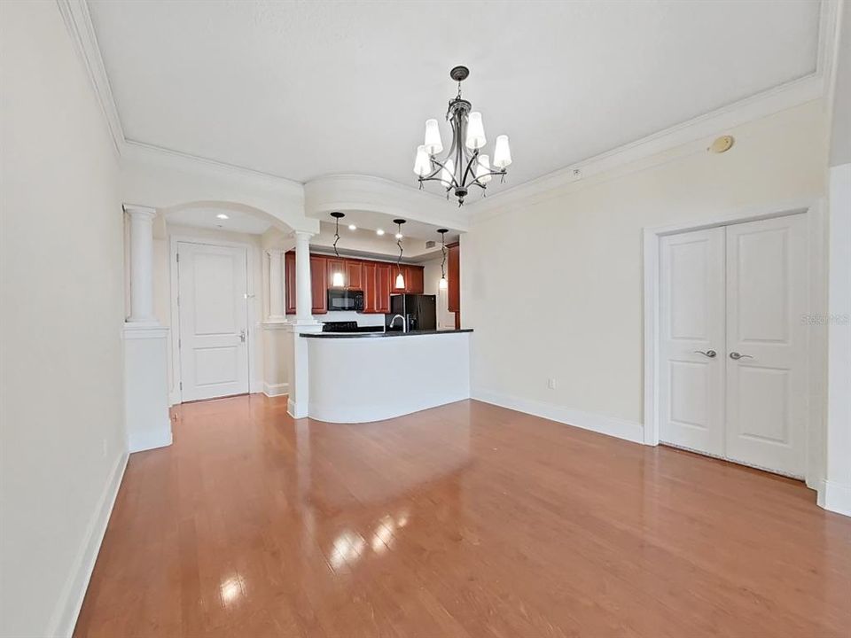 For Sale: $889,900 (2 beds, 2 baths, 1349 Square Feet)