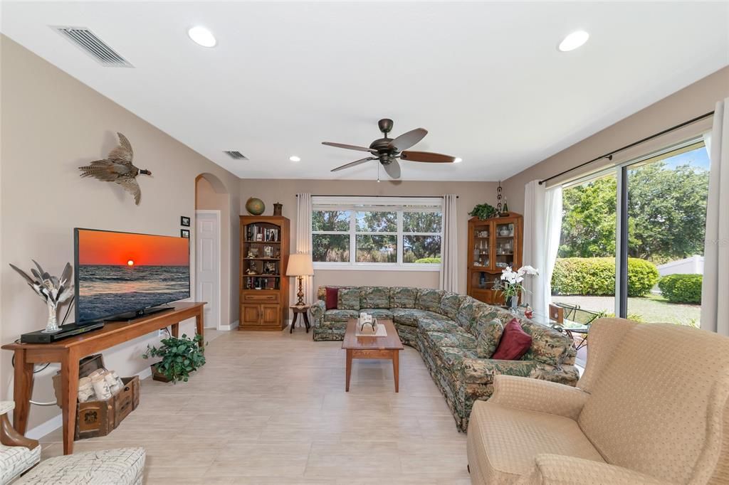 Active With Contract: $474,900 (4 beds, 3 baths, 2219 Square Feet)