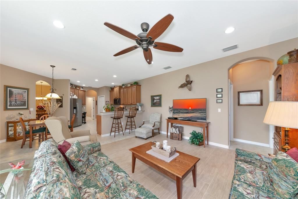 Active With Contract: $474,900 (4 beds, 3 baths, 2219 Square Feet)