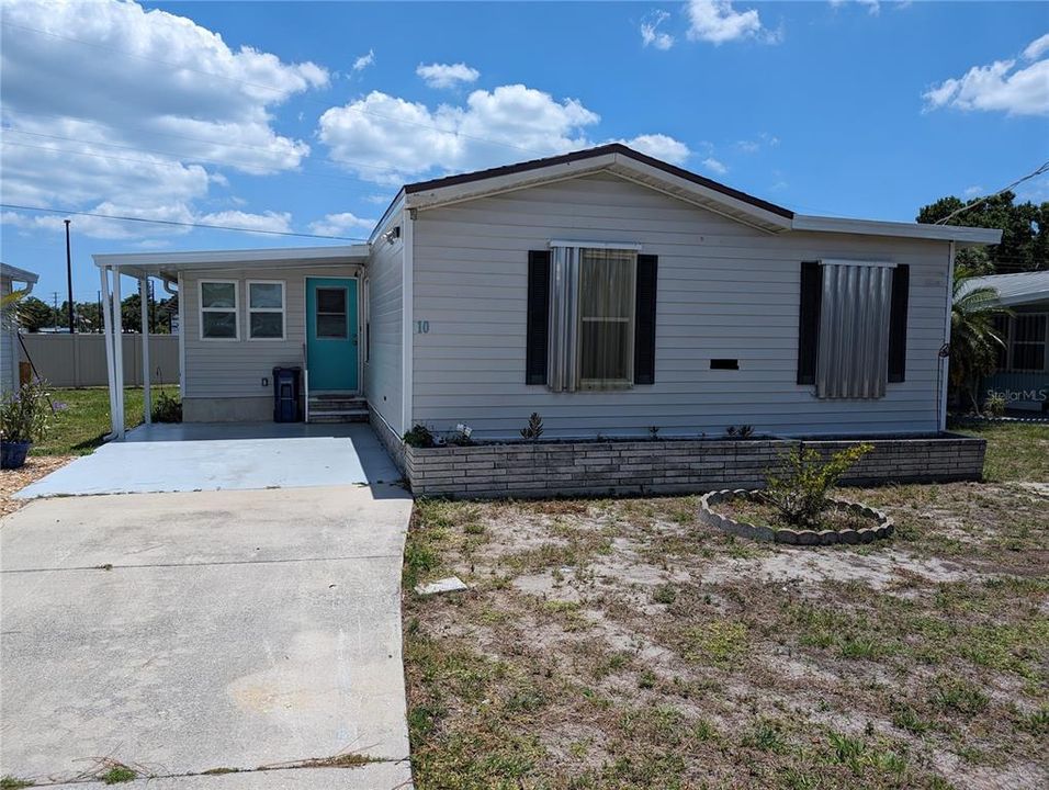 For Sale: $128,700 (2 beds, 2 baths, 993 Square Feet)