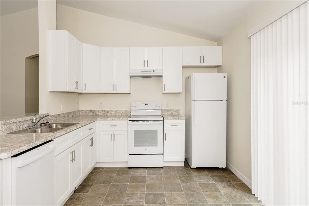 For Rent: $2,085 (3 beds, 2 baths, 1212 Square Feet)