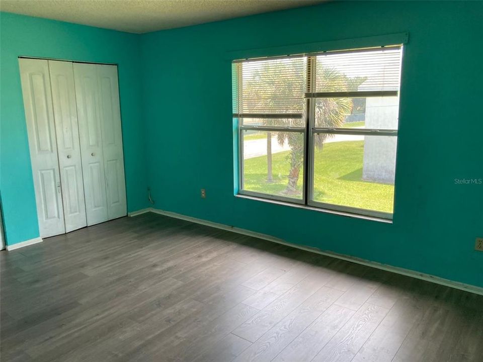 For Rent: $1,150 (1 beds, 1 baths, 715 Square Feet)