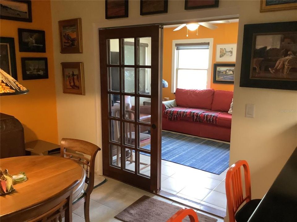 For Sale: $279,500 (2 beds, 2 baths, 1378 Square Feet)