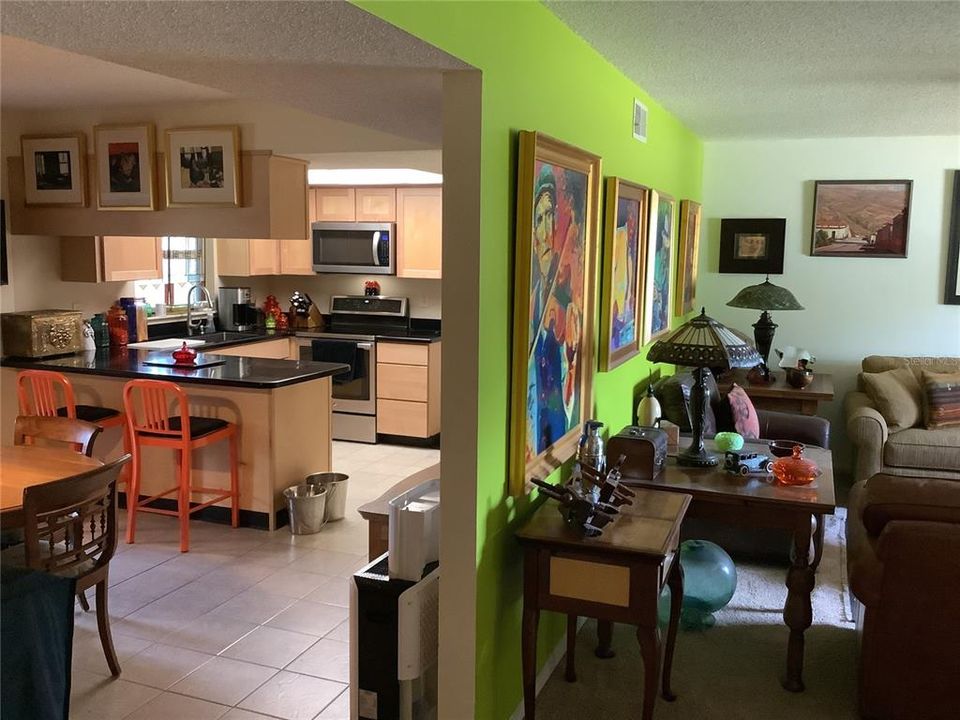 For Sale: $279,500 (2 beds, 2 baths, 1378 Square Feet)