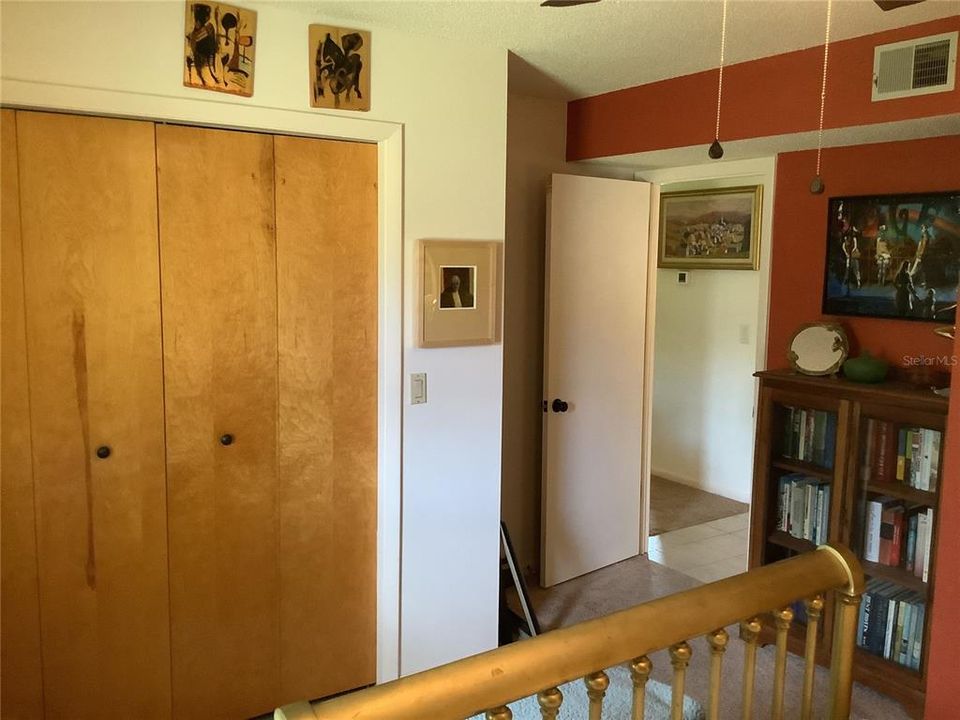 For Sale: $279,500 (2 beds, 2 baths, 1378 Square Feet)