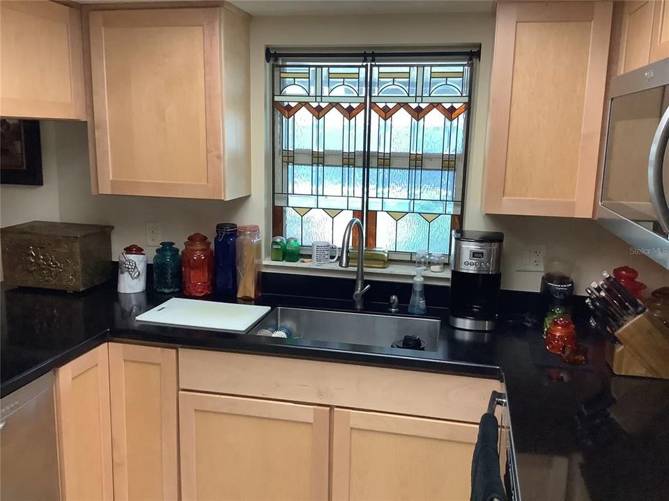 For Sale: $249,500 (2 beds, 2 baths, 1378 Square Feet)