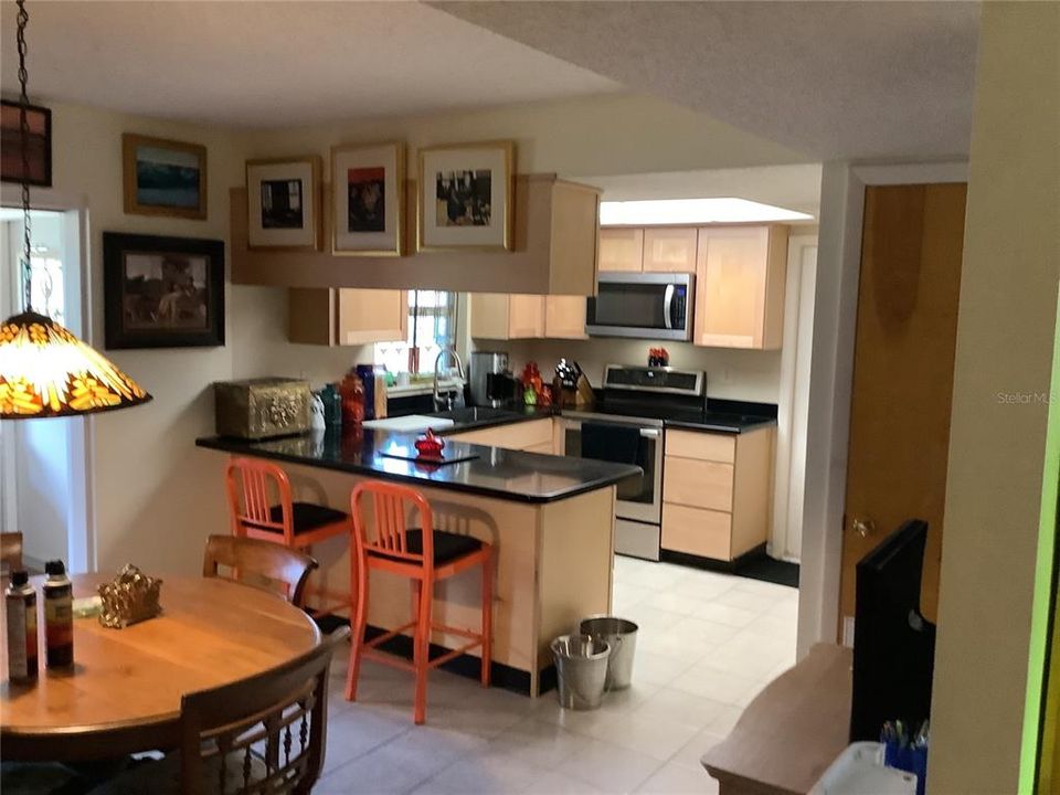 For Sale: $249,500 (2 beds, 2 baths, 1378 Square Feet)