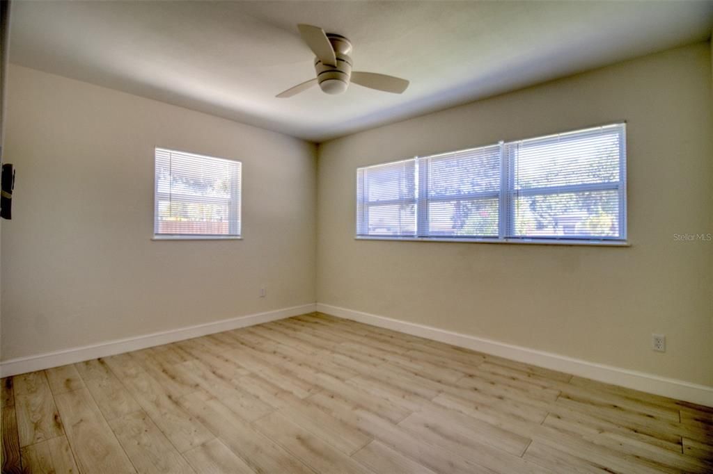 Active With Contract: $2,750 (3 beds, 2 baths, 1200 Square Feet)