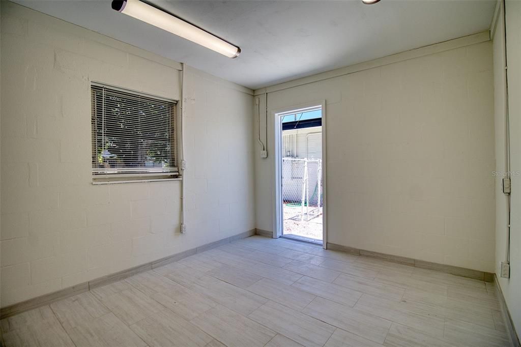 Active With Contract: $2,750 (3 beds, 2 baths, 1200 Square Feet)