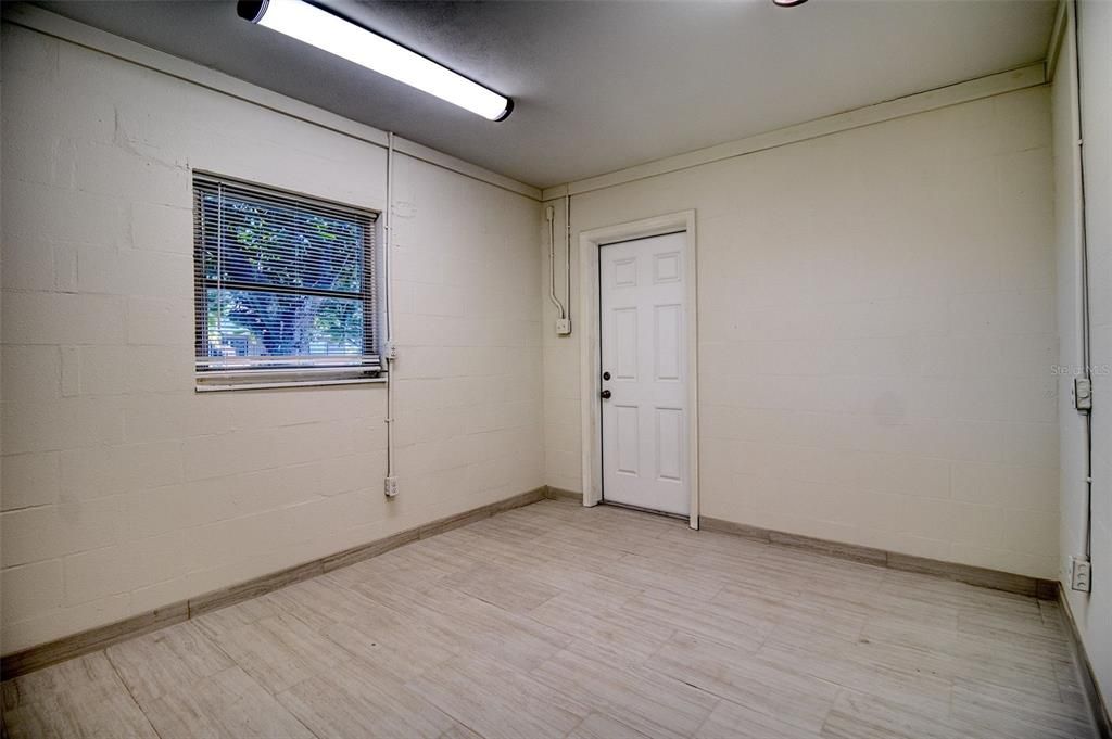 Active With Contract: $2,750 (3 beds, 2 baths, 1200 Square Feet)