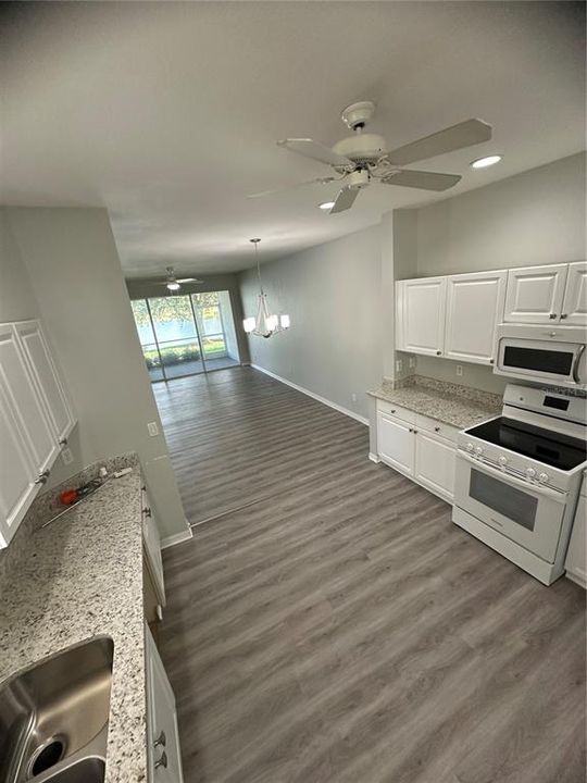 For Sale: $324,500 (2 beds, 2 baths, 1255 Square Feet)