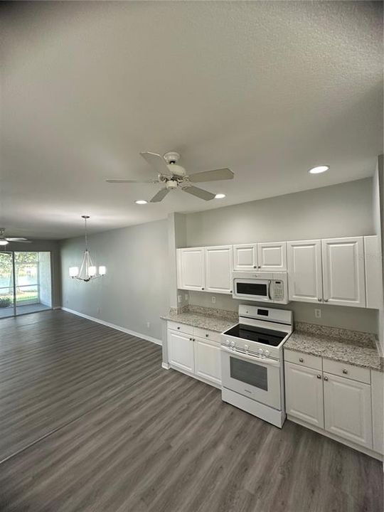 For Sale: $324,500 (2 beds, 2 baths, 1255 Square Feet)