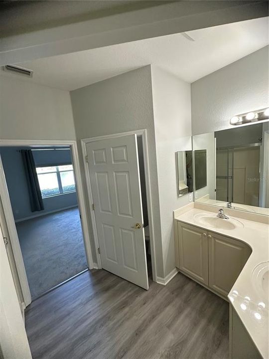 For Sale: $324,500 (2 beds, 2 baths, 1255 Square Feet)