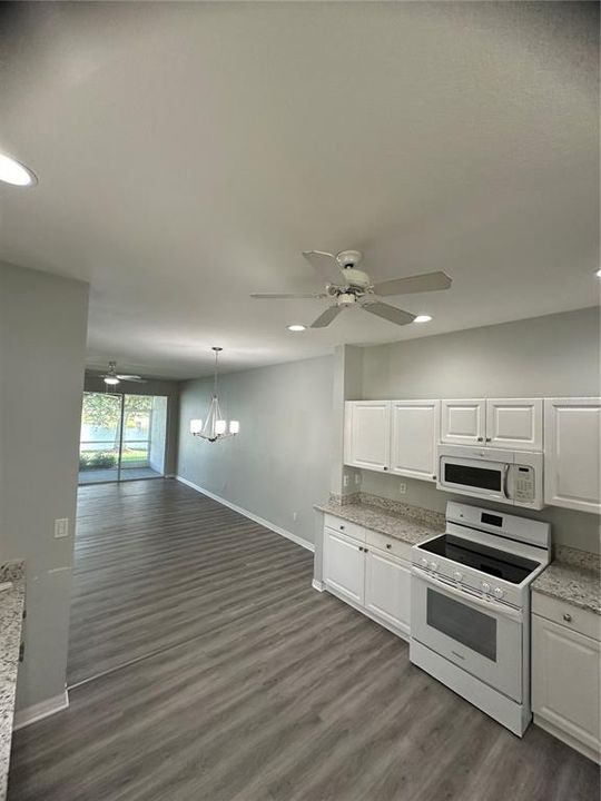 For Sale: $324,500 (2 beds, 2 baths, 1255 Square Feet)