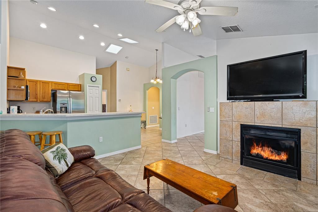 For Sale: $380,000 (3 beds, 2 baths, 1841 Square Feet)