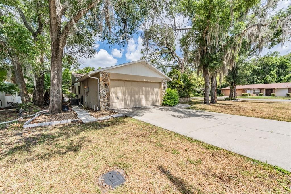 Active With Contract: $299,900 (3 beds, 2 baths, 1482 Square Feet)