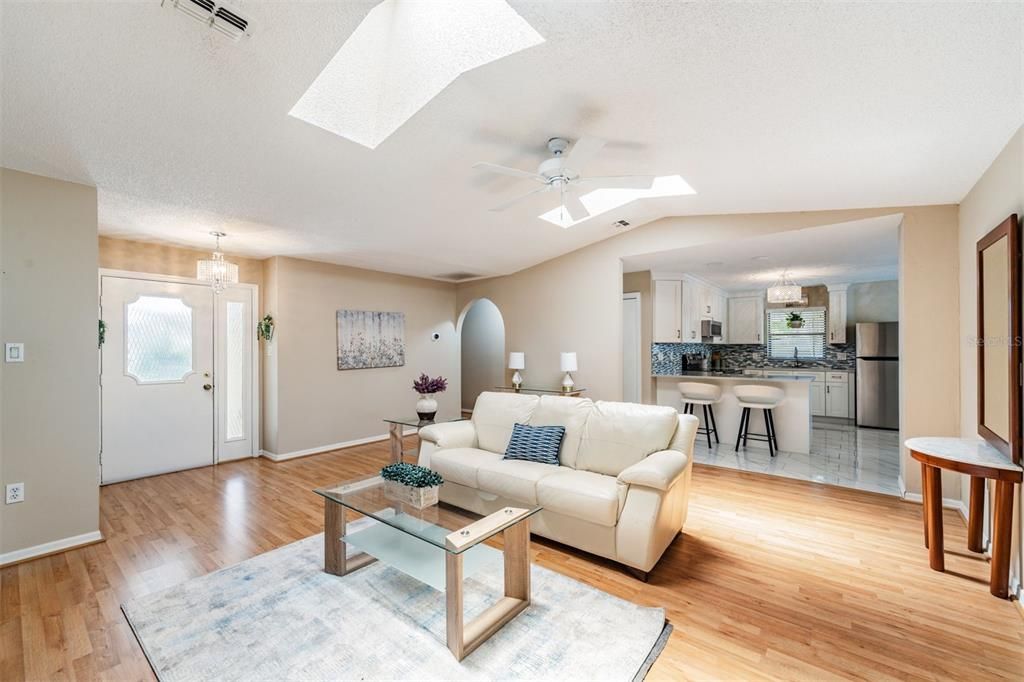Active With Contract: $299,900 (3 beds, 2 baths, 1482 Square Feet)
