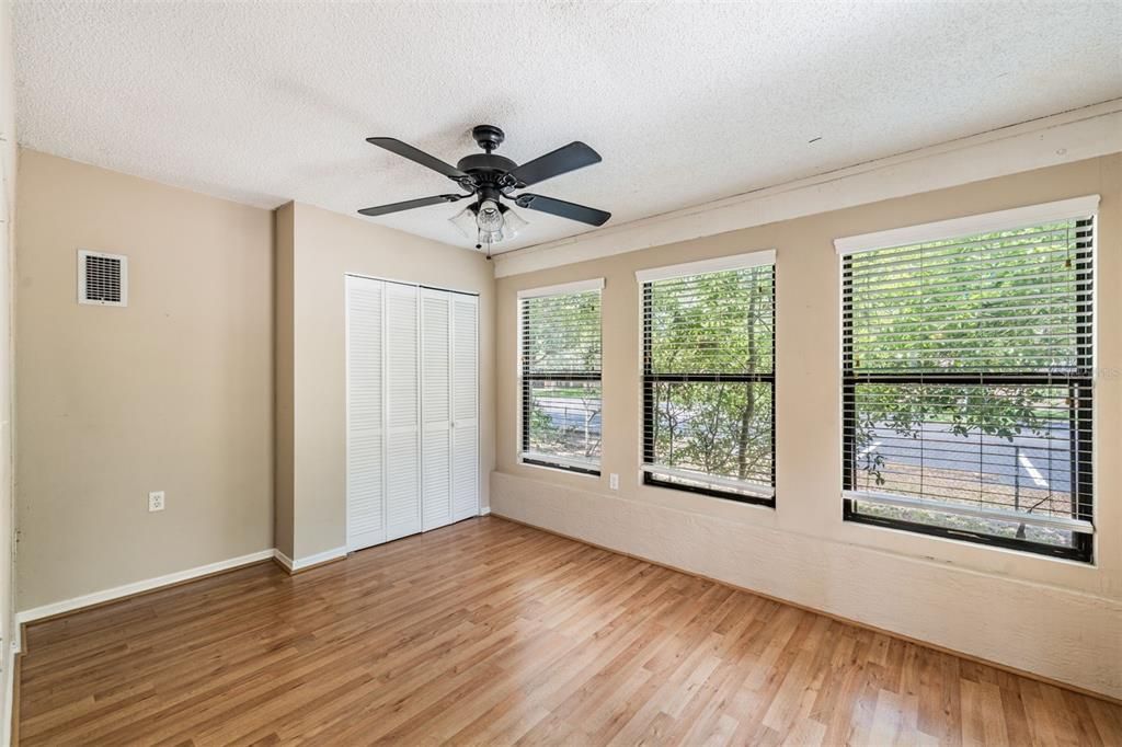 Active With Contract: $299,900 (3 beds, 2 baths, 1482 Square Feet)