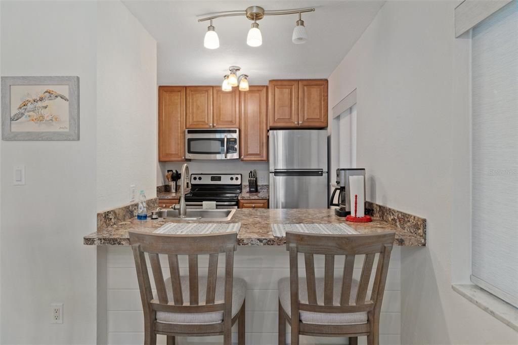 For Sale: $427,000 (2 beds, 1 baths, 900 Square Feet)