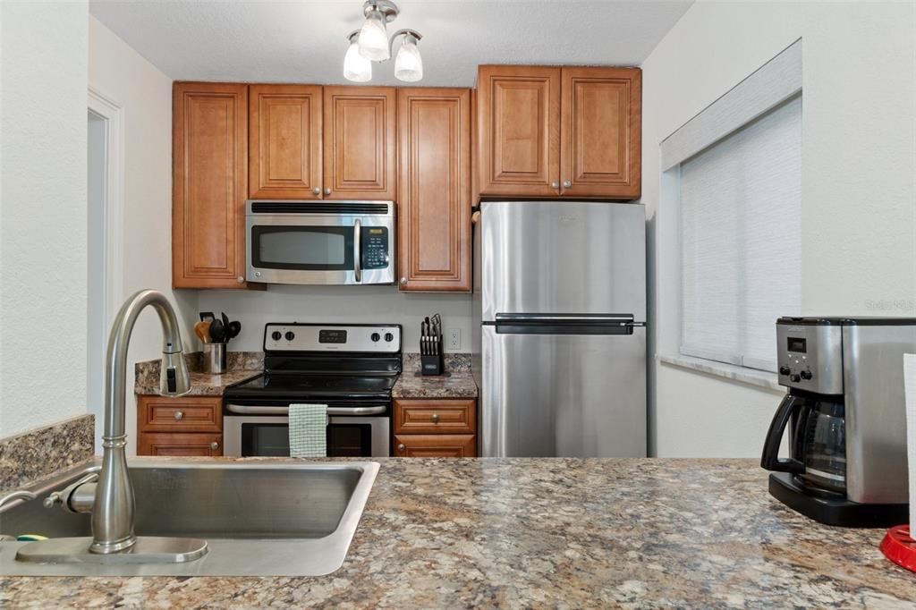 For Sale: $427,000 (2 beds, 1 baths, 900 Square Feet)