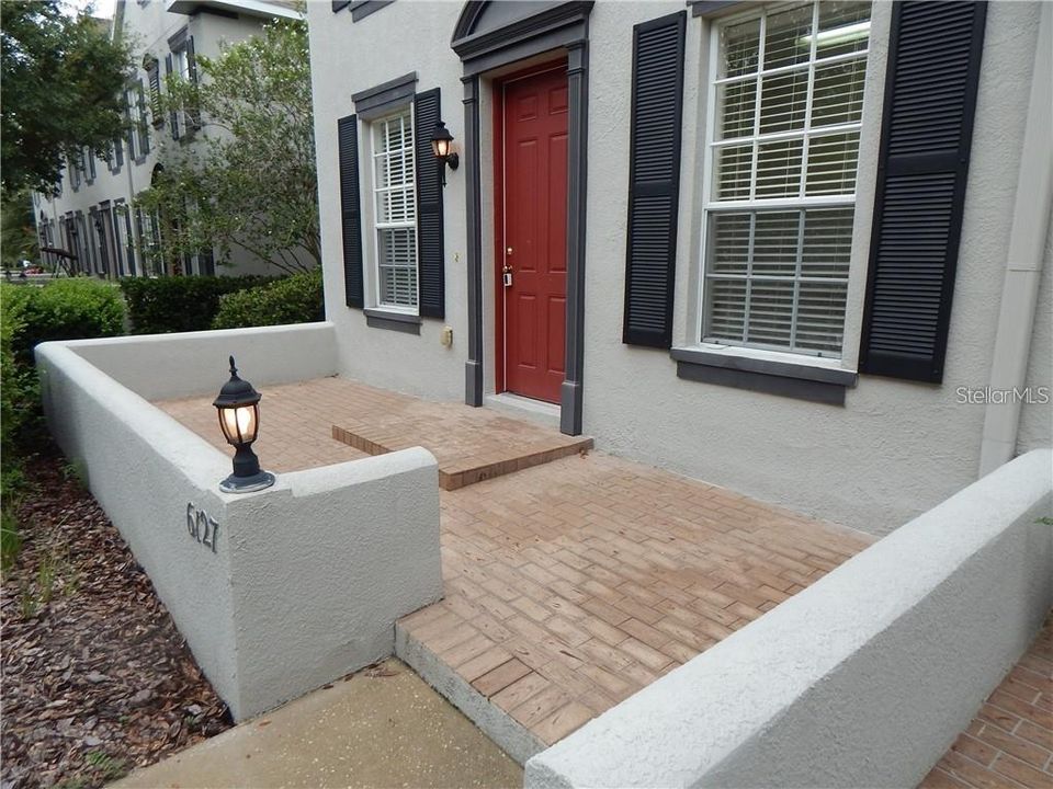 Active With Contract: $2,350 (3 beds, 2 baths, 1540 Square Feet)