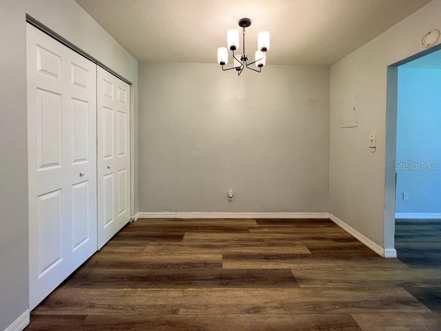 For Rent: $1,100 (2 beds, 1 baths, 775 Square Feet)