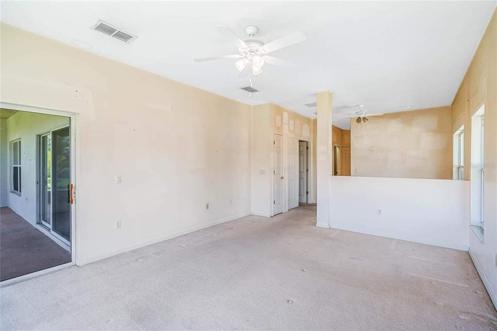 Active With Contract: $235,000 (3 beds, 2 baths, 2141 Square Feet)