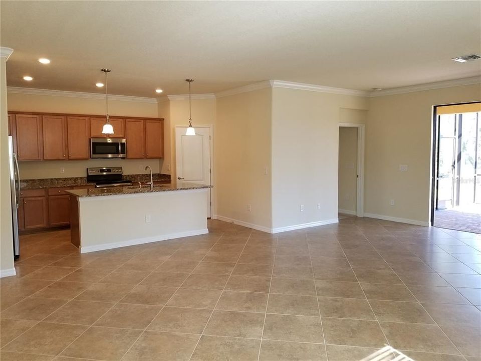 For Rent: $2,950 (4 beds, 3 baths, 2032 Square Feet)