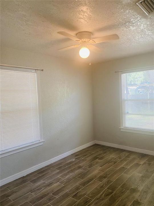 For Rent: $1,250 (2 beds, 1 baths, 808 Square Feet)