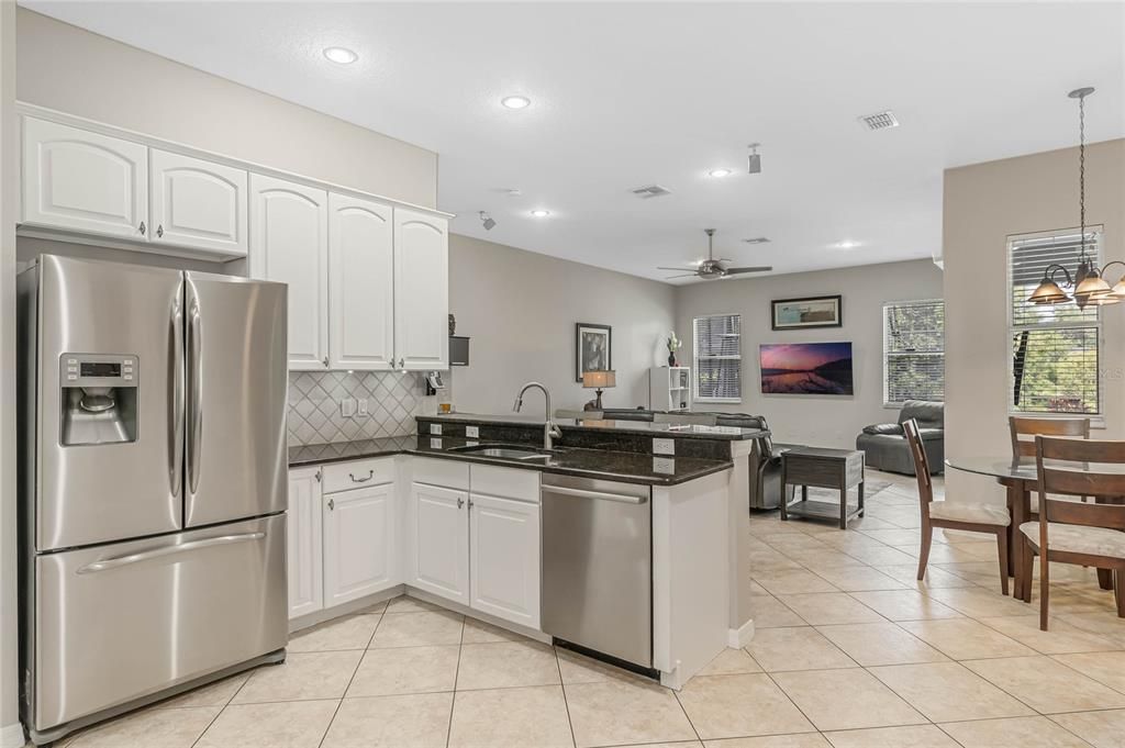 Active With Contract: $735,000 (4 beds, 2 baths, 2516 Square Feet)