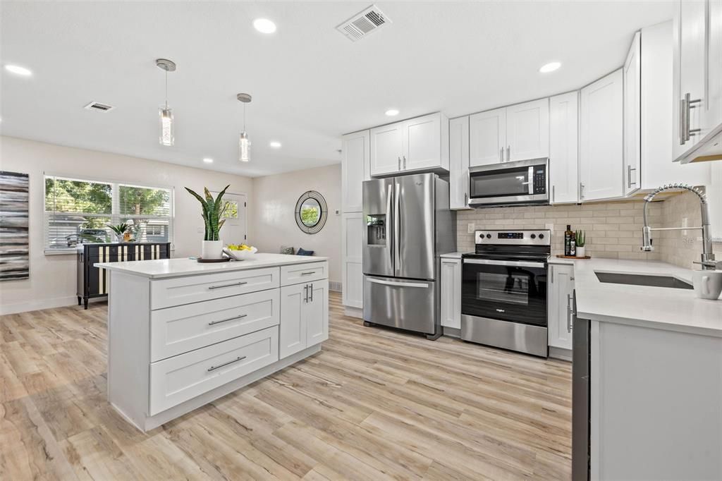 Active With Contract: $529,000 (3 beds, 2 baths, 1470 Square Feet)