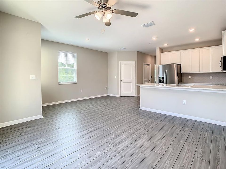 Active With Contract: $1,950 (3 beds, 2 baths, 1652 Square Feet)