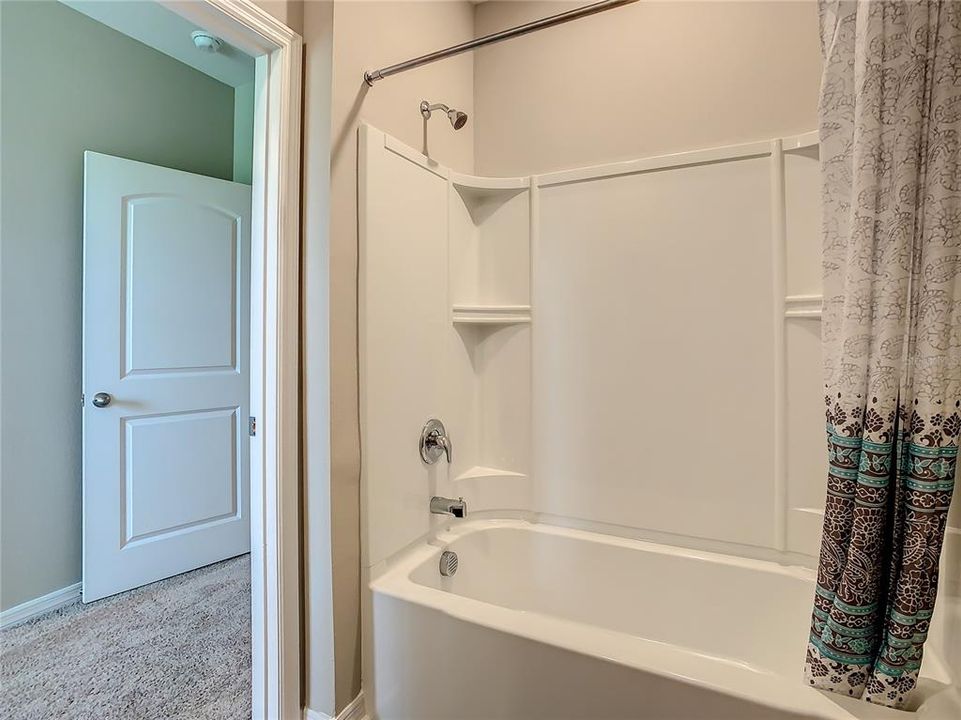 Active With Contract: $1,950 (3 beds, 2 baths, 1652 Square Feet)