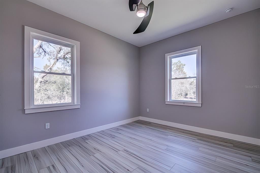 Picture is example of Windsor II Ensuite with door to lanai