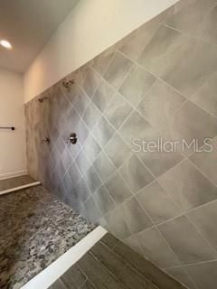 Double entry shower