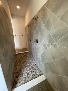 Double entry shower