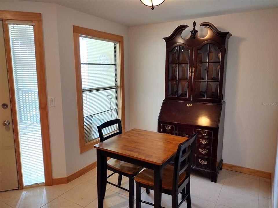 For Rent: $3,000 (2 beds, 2 baths, 1180 Square Feet)