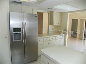 Active With Contract: $3,000 (2 beds, 2 baths, 1654 Square Feet)