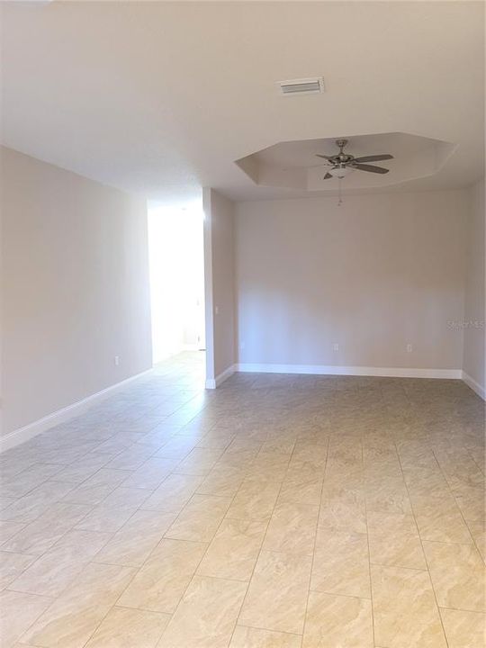 Active With Contract: $1,750 (3 beds, 2 baths, 1188 Square Feet)