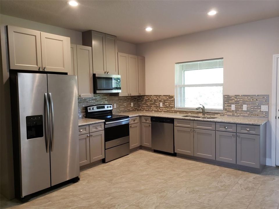 Active With Contract: $1,750 (3 beds, 2 baths, 1188 Square Feet)