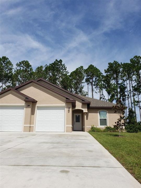 Active With Contract: $1,750 (3 beds, 2 baths, 1188 Square Feet)