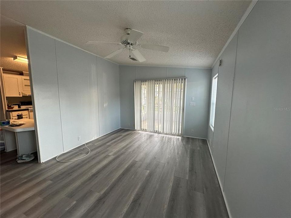 Active With Contract: $1,600 (2 beds, 2 baths, 1100 Square Feet)