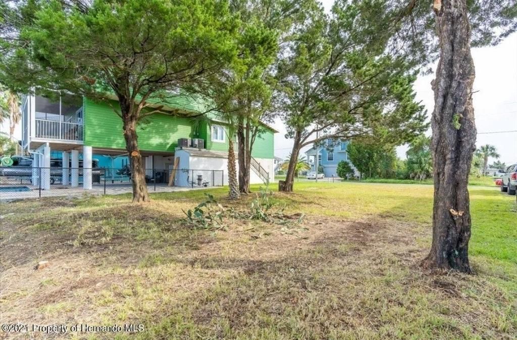 На продажу: $199,000 (0.11 acres)